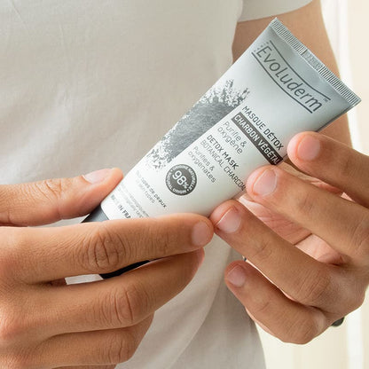 Masque Détox au Charbon Végétal Actif